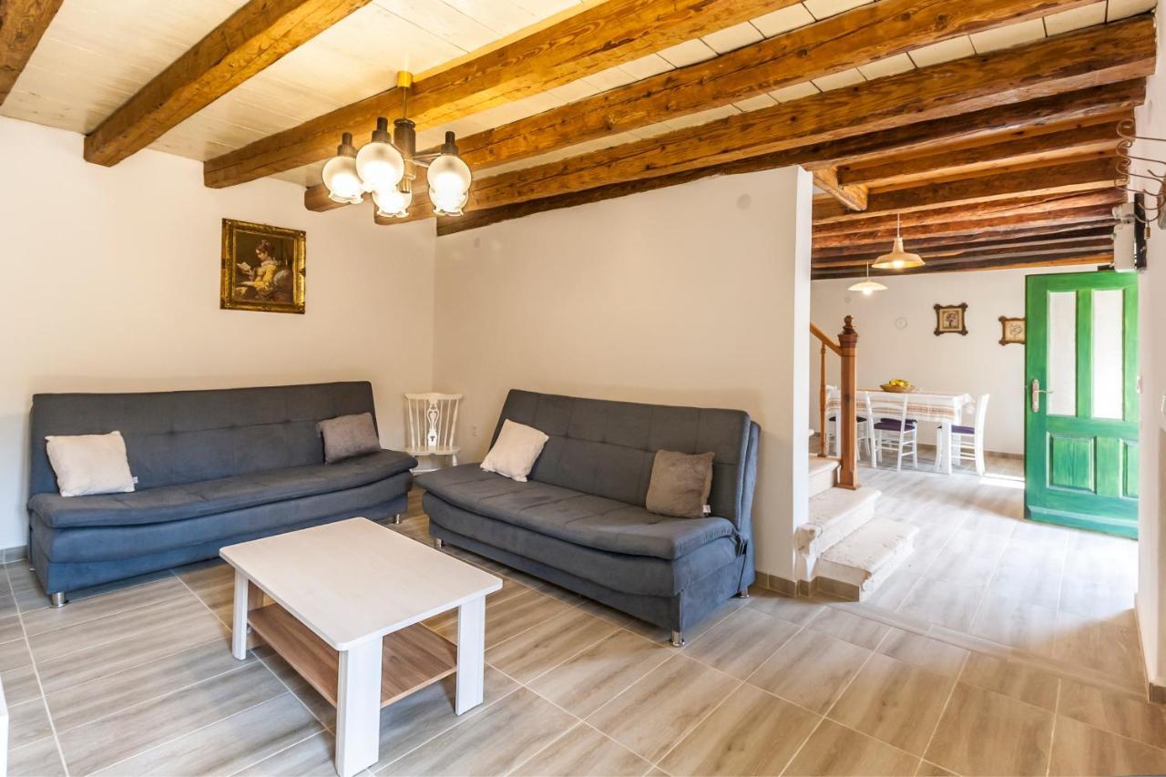 House Krizanic In Marcana, Istria, With 2 Apartments, Total 9 Guests Exterior photo